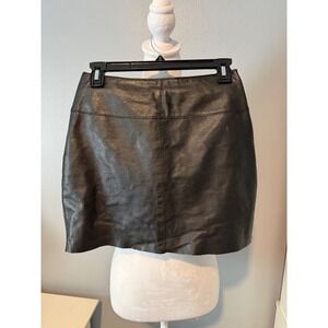 Wilsons Leather Maxima Black Genuine Leather Mini Skirt Size 2 A-Line Zip Back